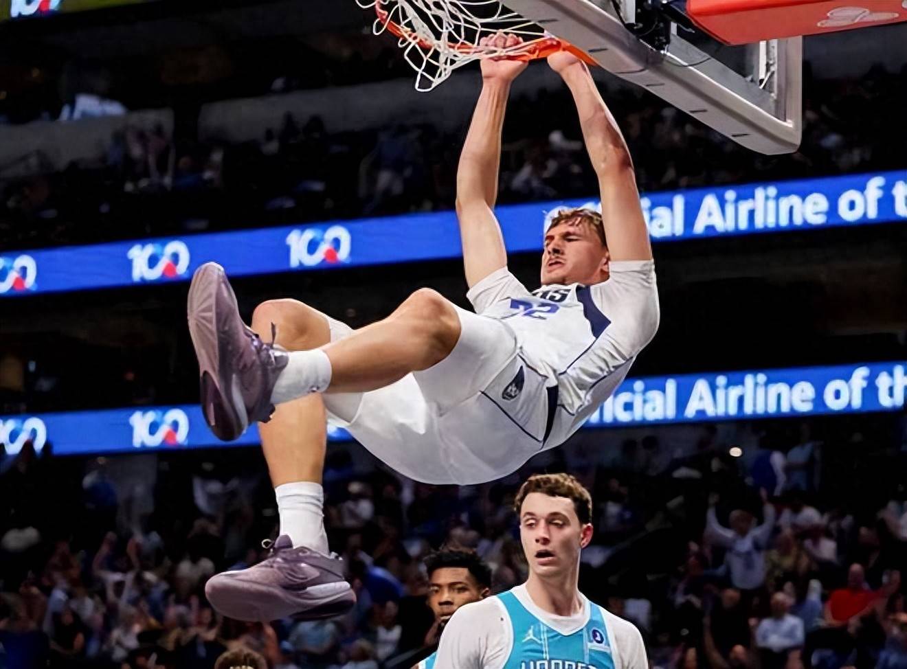 浓眉哥官方宣布比赛局势复杂新规，TL引发争议！气势如虹延续的简单介绍